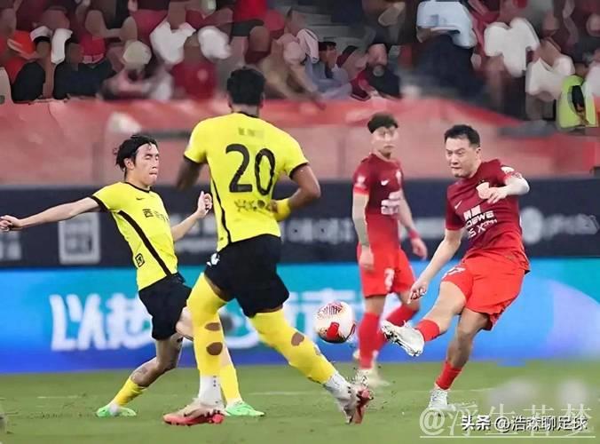 第三轮对决：西海岸迎战上海海港